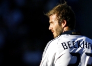 皇家马德里观众热烈欢呼！Faker迎来二十赛季出色发挥引发球迷热议